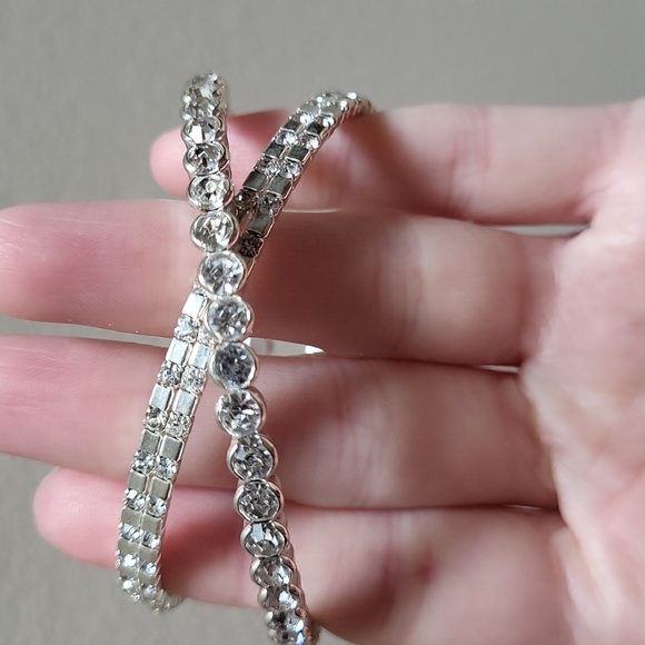 Exquisite Criss-cross Rhinestone Bracelet! - Picture 8 of 9